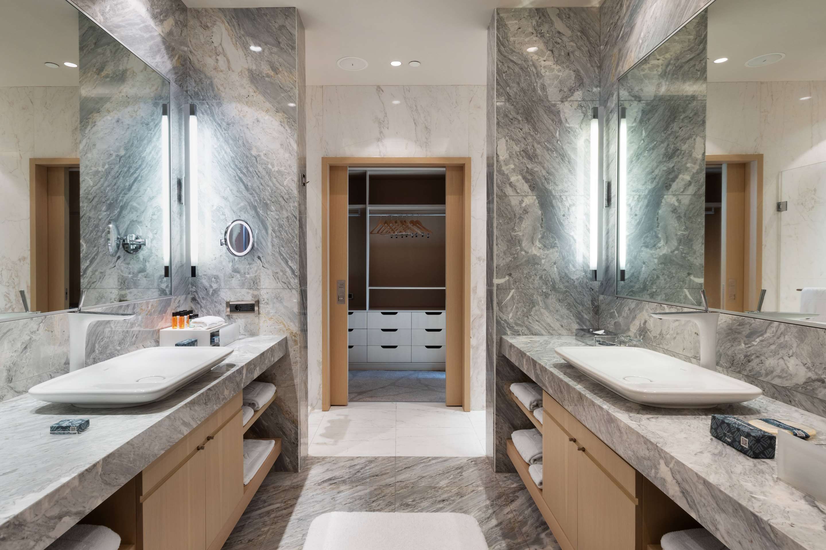 Wyndham Grand Istanbul Levent Hotel & Conference Center - Istanbul - Bathroom