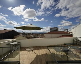 Bemyguest - Loft Guest House Jardim das Mães Charming - ויזאו - מרפסת