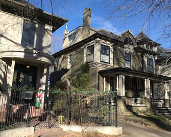 Off the Park Walk to Everything Whole Foods, Restaurants Coffee & Bus - Denver - Edificio