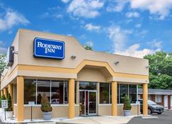 Rodeway Inn MacArthur Airport - Ronkonkoma - Building