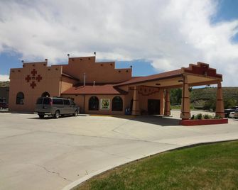 Kings Inn Cody - קודי - בניין