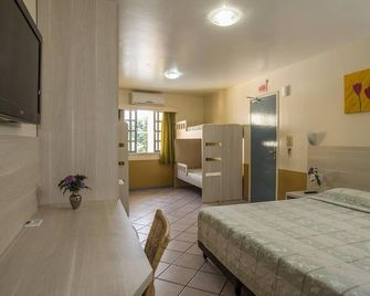 Vila Olaria Hotel - Penha - Habitación