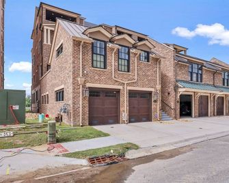 Sunset Perch by Lucky Savannah - Savannah - Edificio