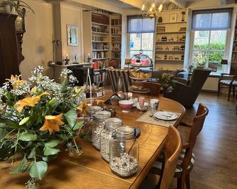 B&B De Thuiskamer - Grou - Restaurante