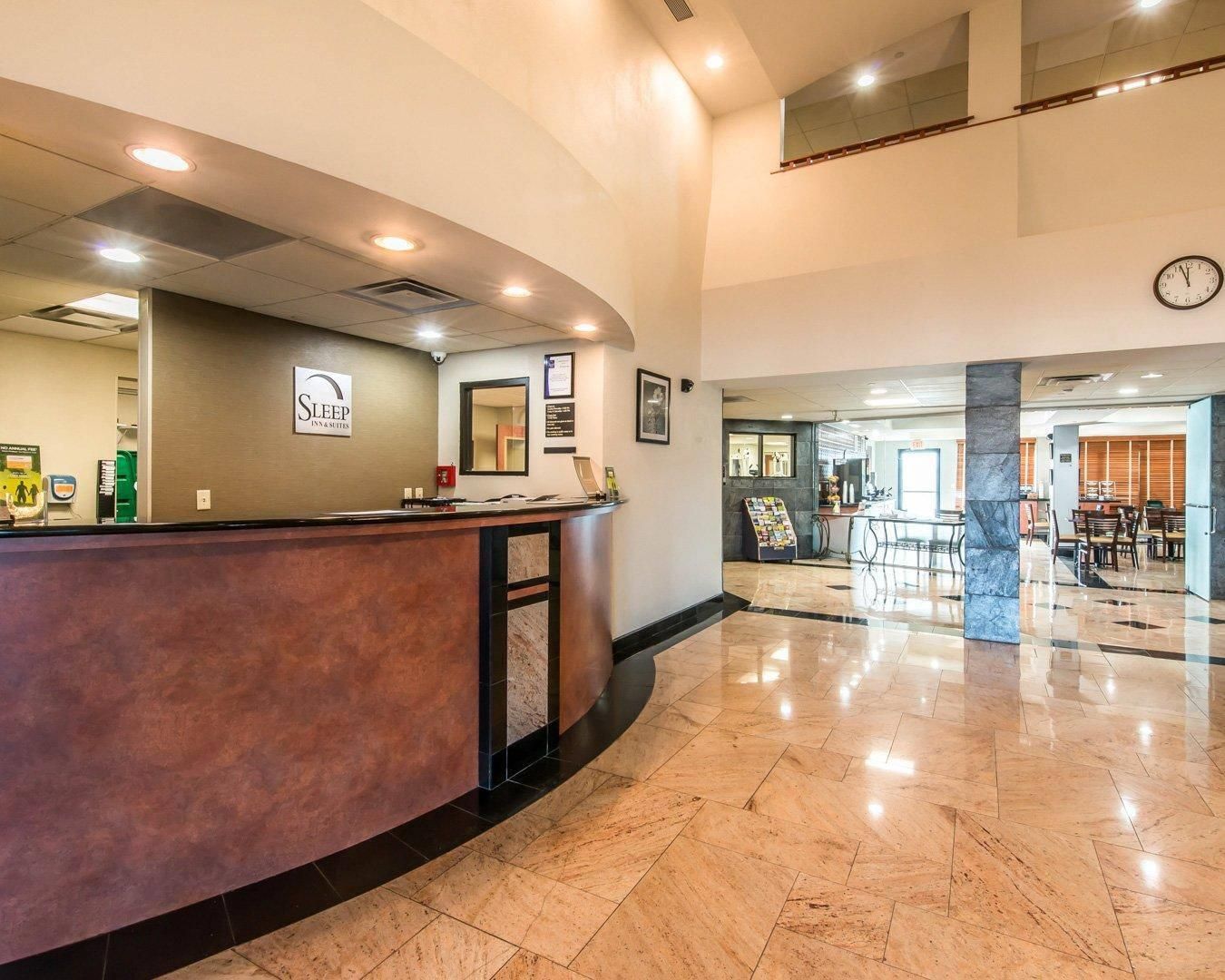 Sleep Inn & Suites Winchester near University - Winchester - Receptionist