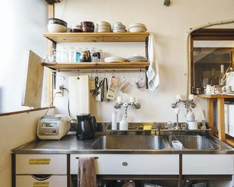 Guest House And Lounge Torii-Kuguru - Okayama - Kuchnia