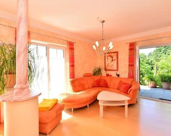 Luxurious Apartment in Deggendorf Bavaria Near the River - Deggendorf - Wohnzimmer