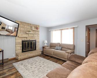Fisher Street Getaway - McPherson