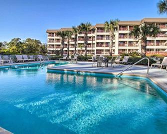 Private Beach Access: Hilton Head Island Condo! - Hilton Head Island - Pool