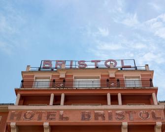 The Originals City, Hôtel Bristol, Le Puy-en-Velay (Inter-Hotel) - Le Puy-en-Velay - Bâtiment