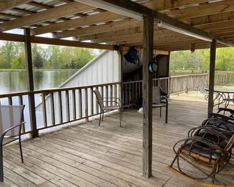 Relax with your whole family at Eagle’s Landing at Piney Branch - Lawrenceburg - Balcone