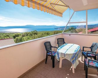 1 Bedroom Amazing Apartment In Smrika - Smrika - Balcony