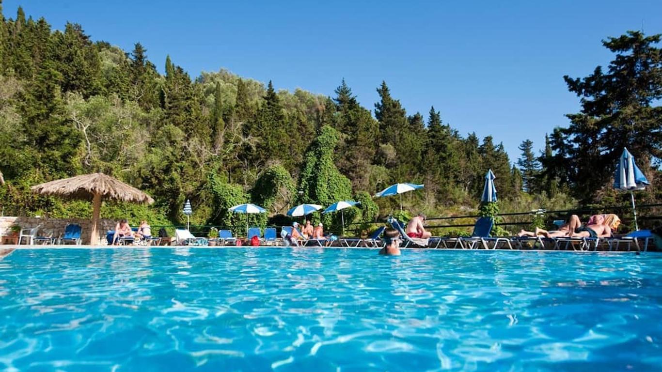 Bastas Hotel & Studios