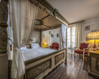 Corvin Hotel Budapest Sissi Wing - Budapest - Bedroom