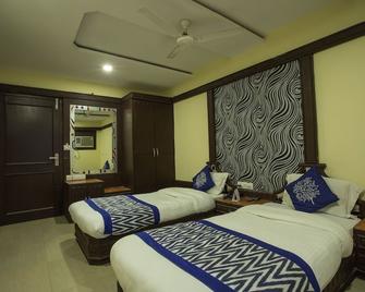Oyo 5738 Hotel Lords Inn - Indore - Camera da letto