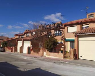 Room in Chalet - Private Double Room in Toledo - Toledo - Edificio