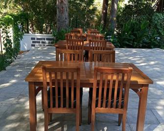 Keyf Konak - Güzelçamli - Patio
