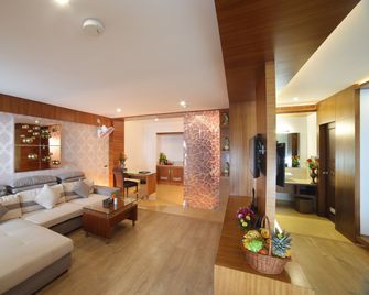 Amber Dale Luxury Hotel & Spa, Munnar - Munnar