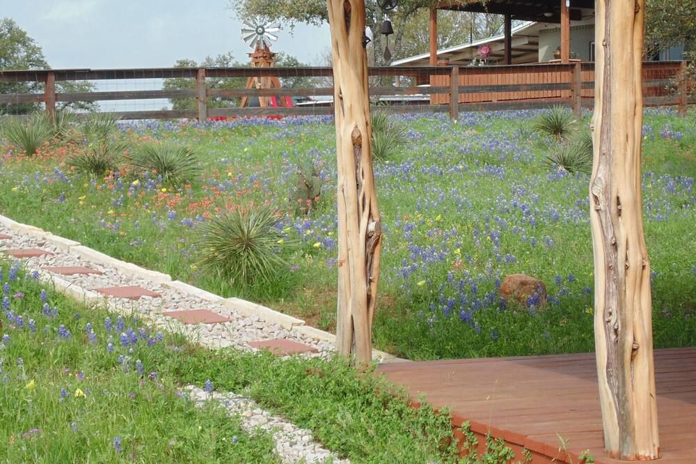 Texas T Bed And Breakfast - Llano - Buiten zicht