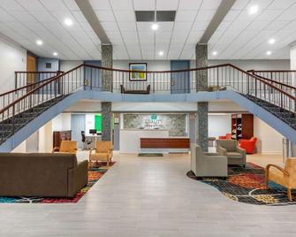 Quality Inn & Suites - Ruther Glen - Lobby