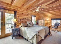 Modern Log Cabin with Rec Room, Steps to Lake! - Pine City - Schlafzimmer