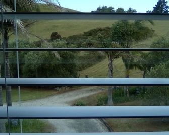 Serenity, views and an olive grove - Mangonui - Balcony