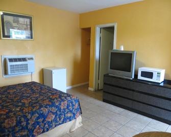 Travel Inn & Suites - El Campo - Bedroom
