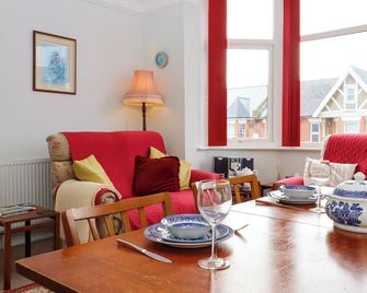 SYLVIAN, pet friendly, country holiday cottage in Bexhill-On-Sea - Bexhill-on-Sea - Dining room