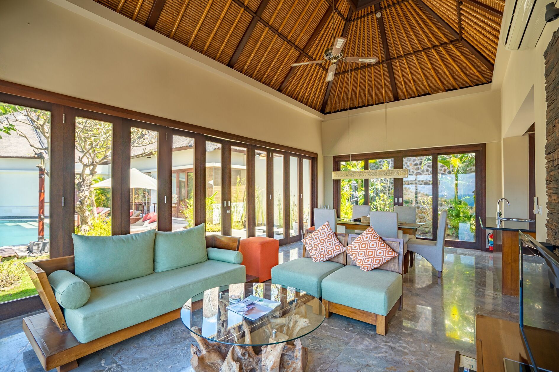 فيلات وسبا ذا غريا - Abang - غرفة معيشة