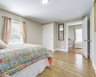 1/2 Mi to Dtwn & Harbor Park: Home w/ Large Yard! - Rockland - Bedroom