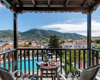 Dionyssos - Skopelos - Balcon