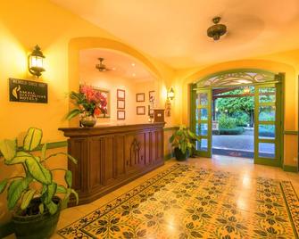 Hotel Casa Turire - Turrialba - Front desk