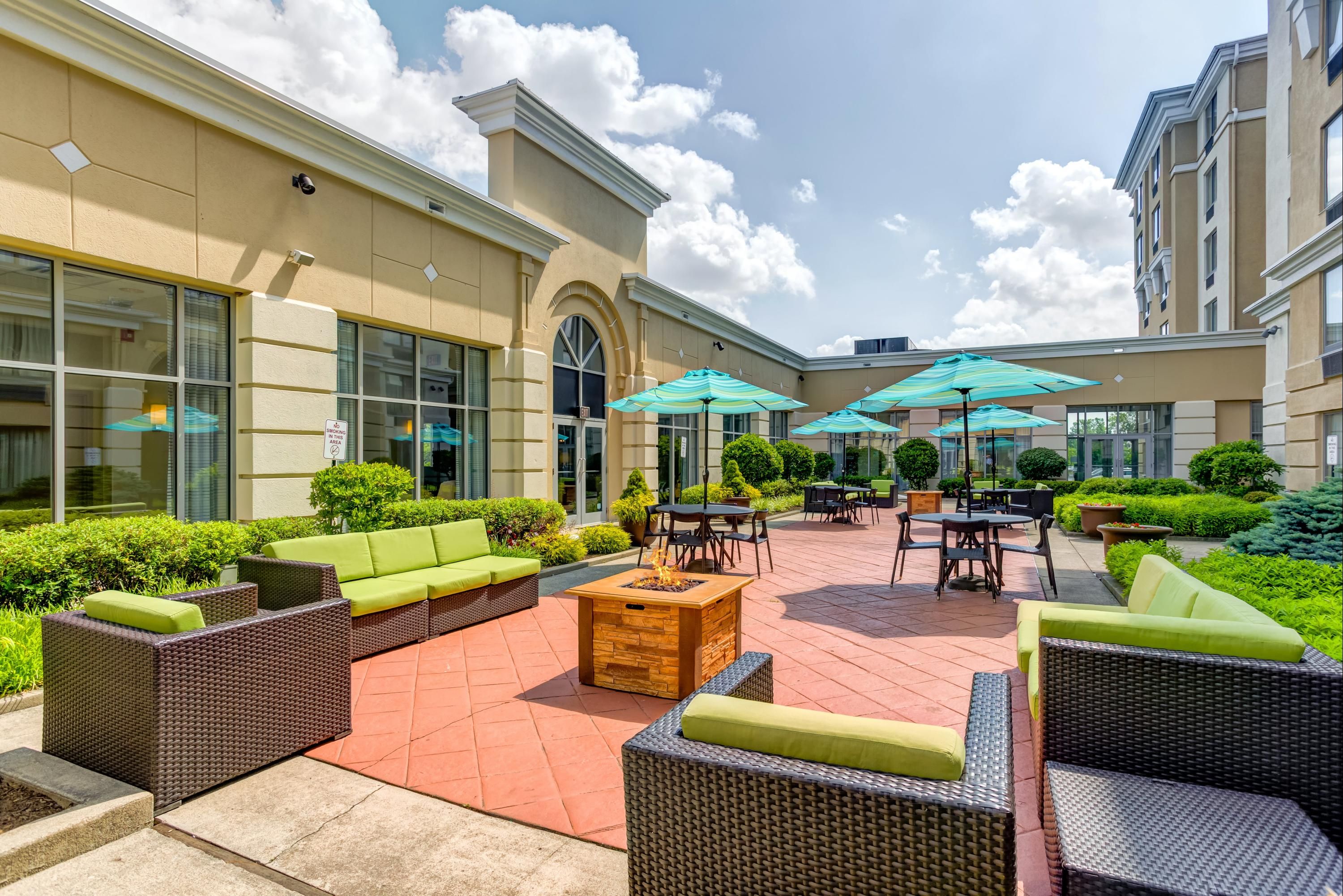 Holiday Inn Indianapolis Carmel thumbnail 3