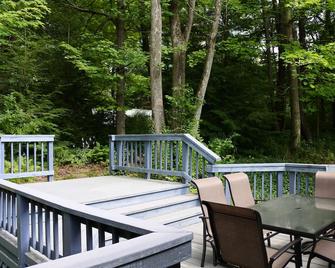 Spacious Studio Apartment Only Minutes Away from Mid-Ohio Sports Car Course! - Mansfield - Balcony