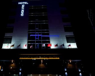 Reborn Suwon Silkroad Hotel - Suwon - Edificio