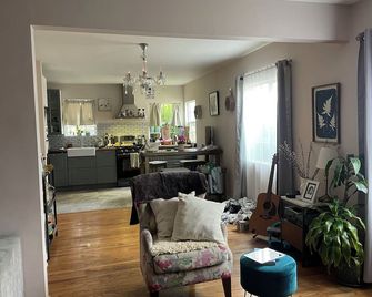 3-bedroom houseone of the safest areas in Long Beach - Bixby centrally located - Long Beach