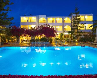 Kyparissia Beach Hotel - Kyparissia - Pool