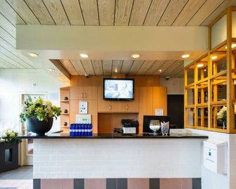 Bastion Hotel Heerlen - Heerlen - Recepce