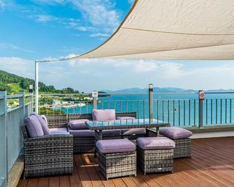 Namhae Sportspark Hotel - Namhae - Balcony