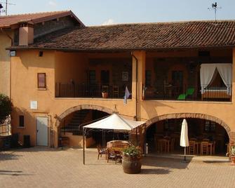 Holiday apartment Bedizzole for 4 - 6 persons with 2 bedrooms - Farmhouse - Bedizzole - Edificio