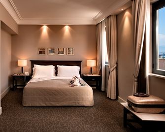 Hotel Regina Margherita - Cagliari - Bedroom