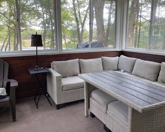 Couples Retreat, New Hot Tub 2022, Orv, Right From The Front Door - Baldwin - Sala de estar