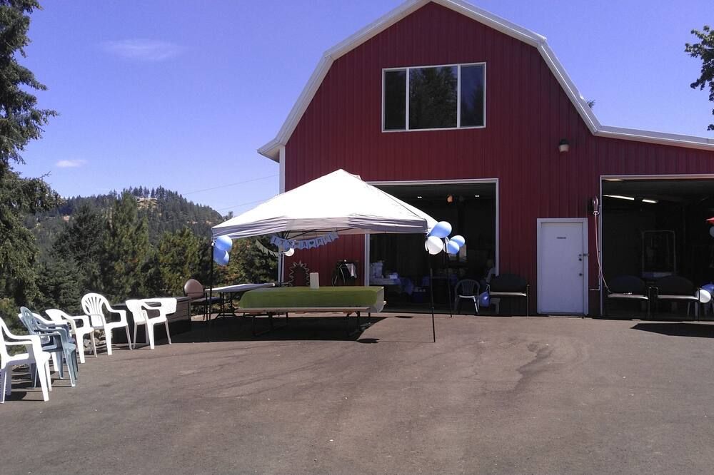Carsner tree farm (CTF) barn loft stay - Lebanon - Patio