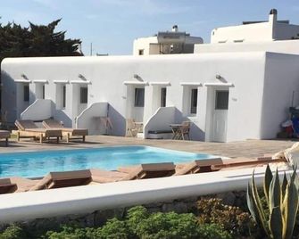 Casa Nostra Mykonos Boutique Rooms & Studios - M