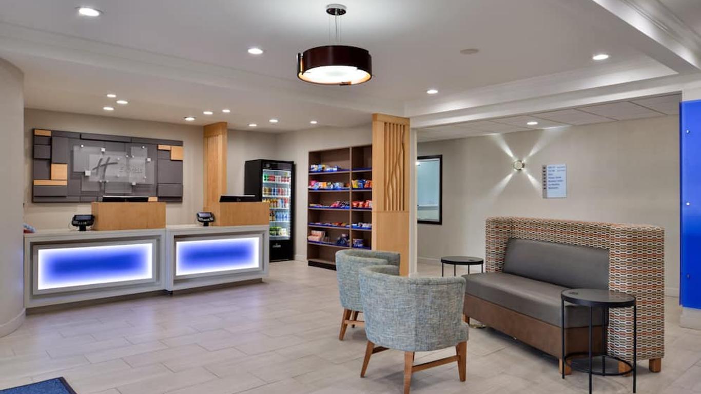 Holiday Inn Express & Suites North Kansas City