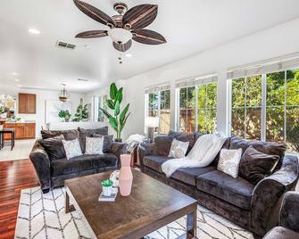 The Gala Ave Oasis #41210 - Fontana - Living room