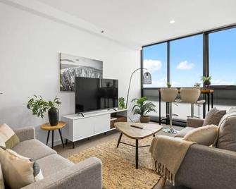 Comfy place with fabulous view Penthouse level - Adelaide - Living room