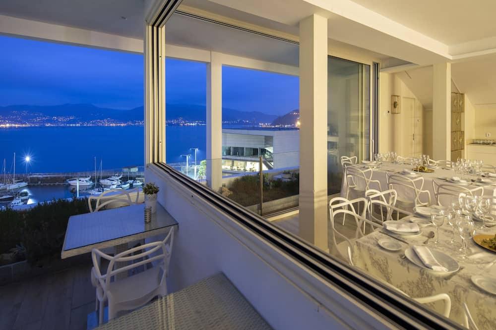 Hotel Ciudad de Vigo - ויגו - מרפסת