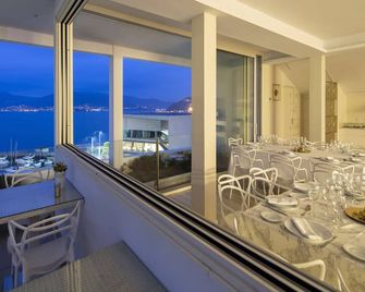 Hotel Ciudad de Vigo - ויגו - מרפסת