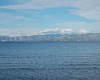 Lemon Grove Complex - Kavos